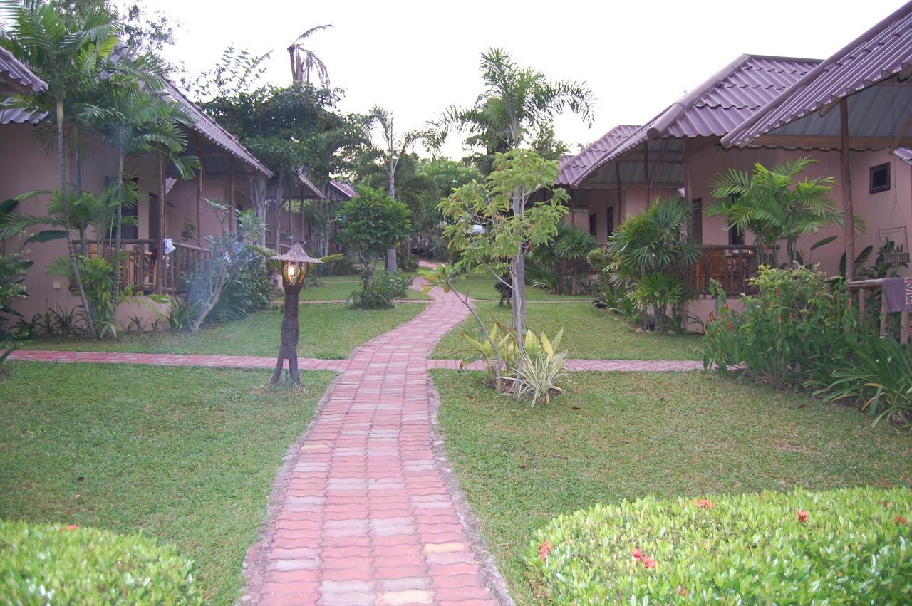 Bee Nat Garden Resort Praia de Bang Rak Exterior foto