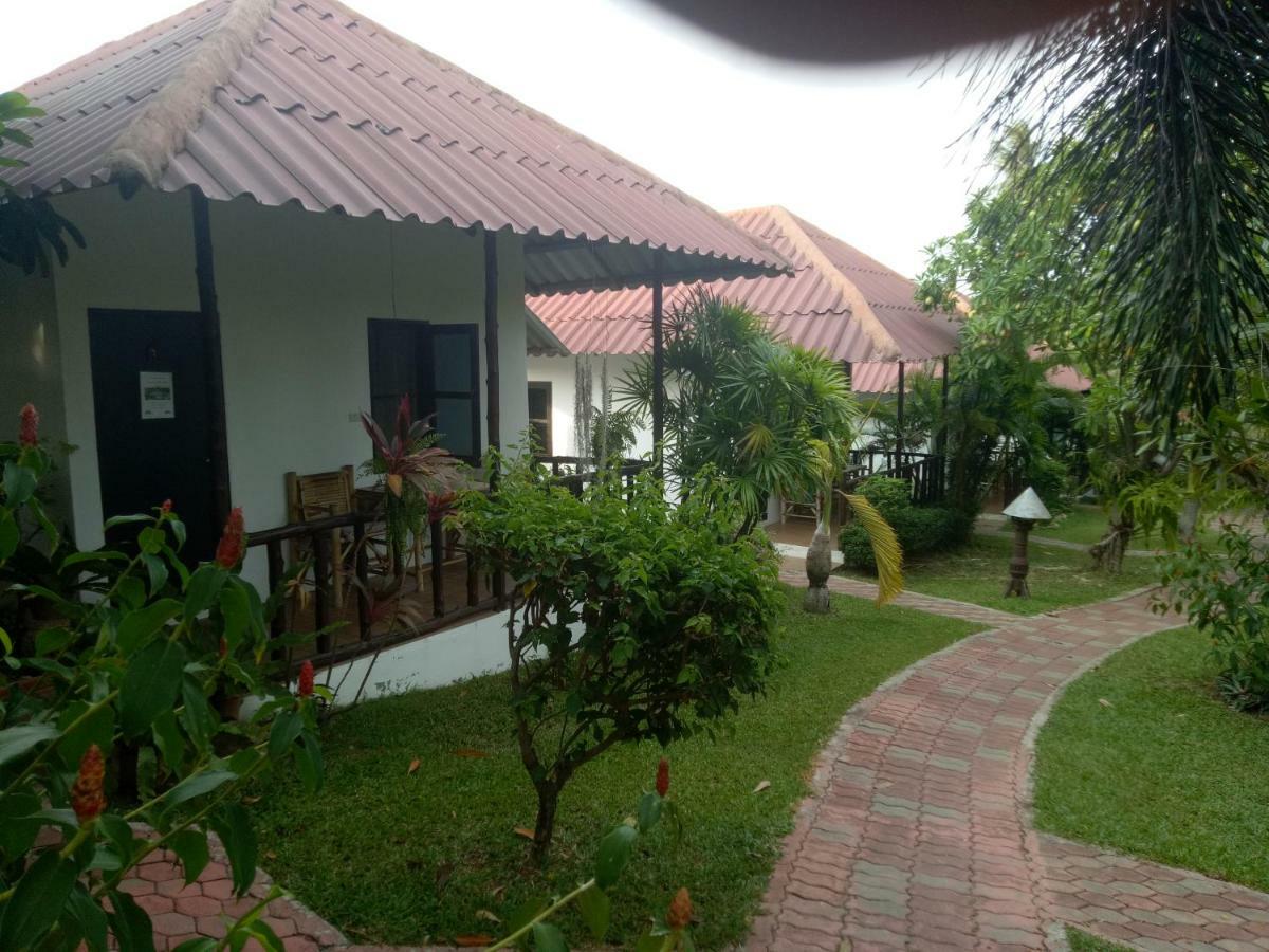 Bee Nat Garden Resort Praia de Bang Rak Exterior foto