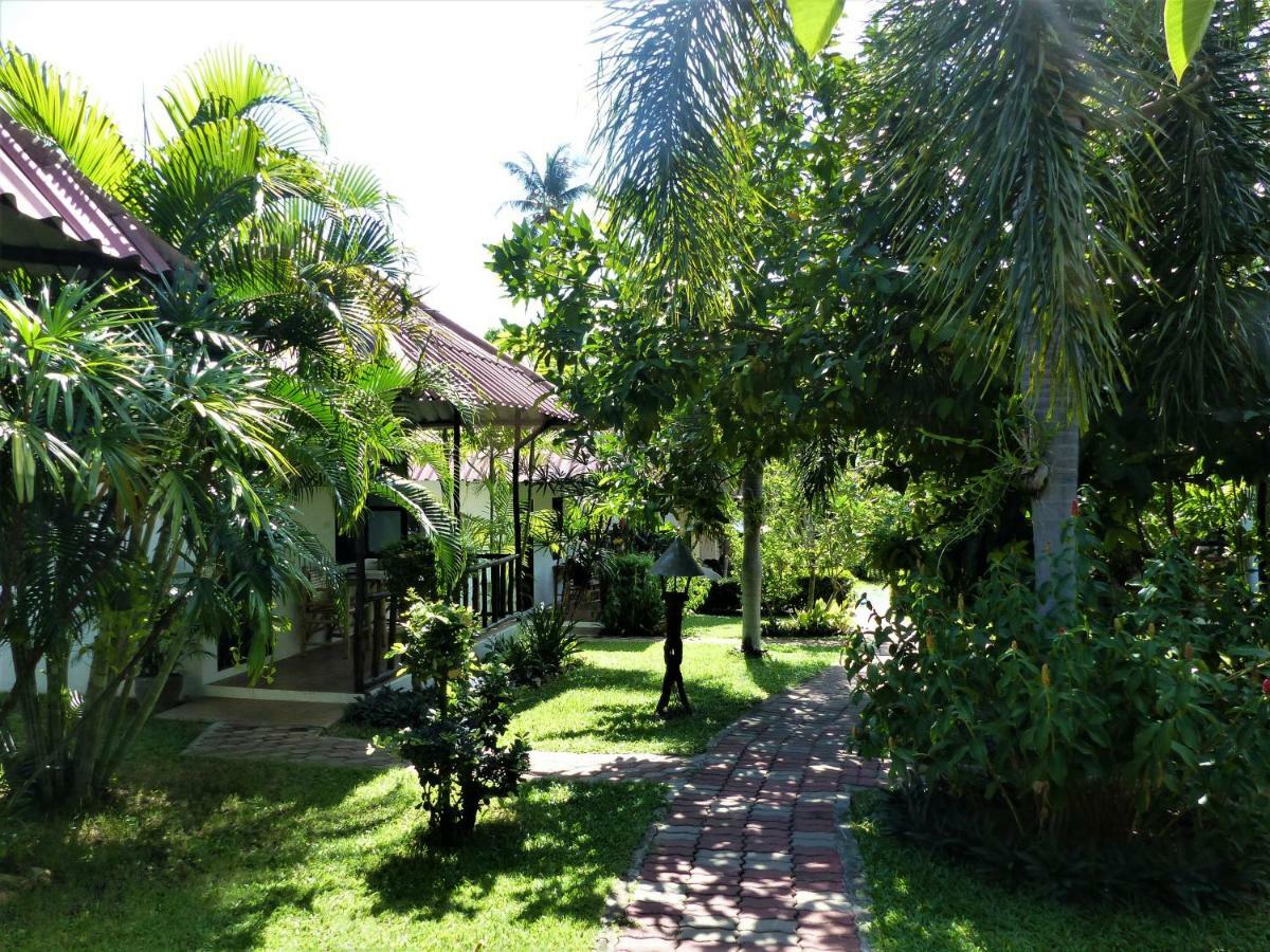 Bee Nat Garden Resort Praia de Bang Rak Exterior foto